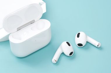 Tai nghe Bluetooth AirPods 3 Wireless Charge Apple MME73 Trắng