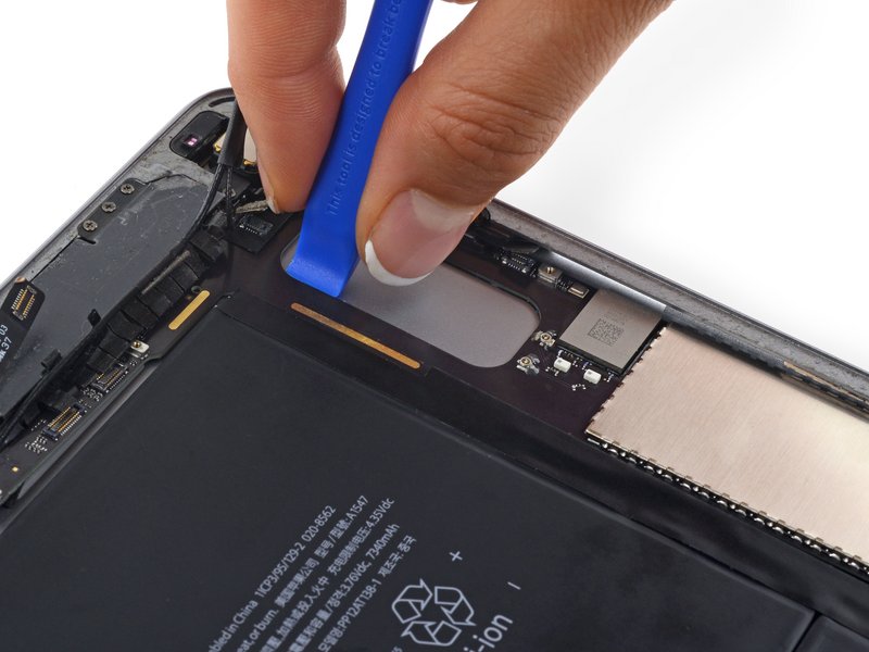 Thay IC nguồn iPad Air