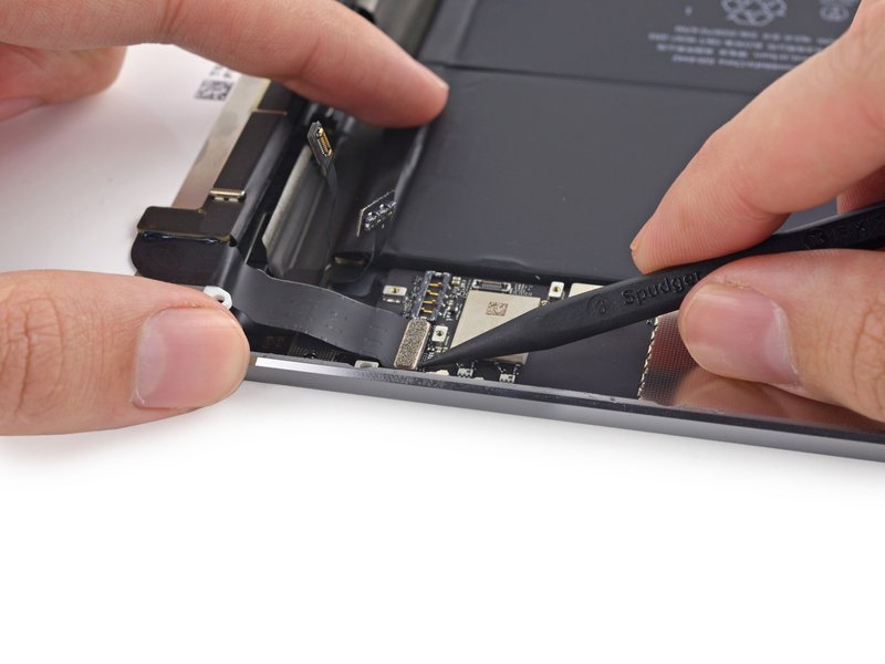 Sửa lỗi không nhận sạc iPad mini 4