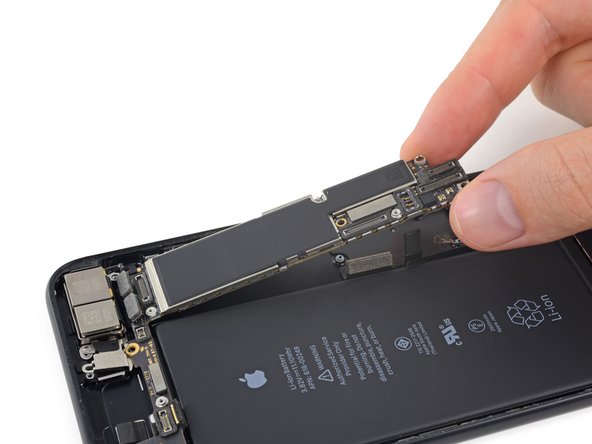 Thay mainboard iPhone 7