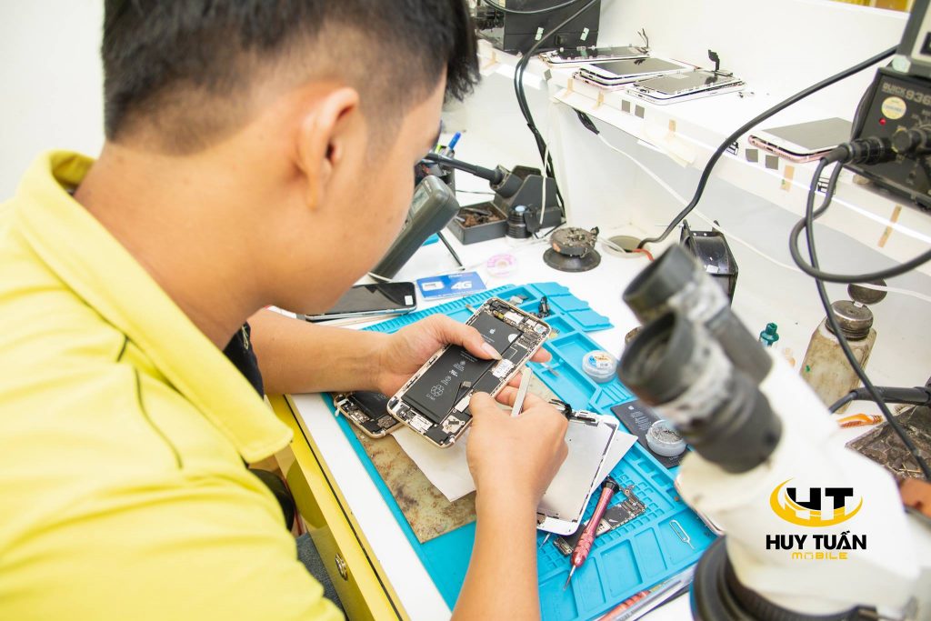 Sửa iPhone lấy liền – Giá cực mềm tại Bình Thạnh | Huy Tuấn Mobile